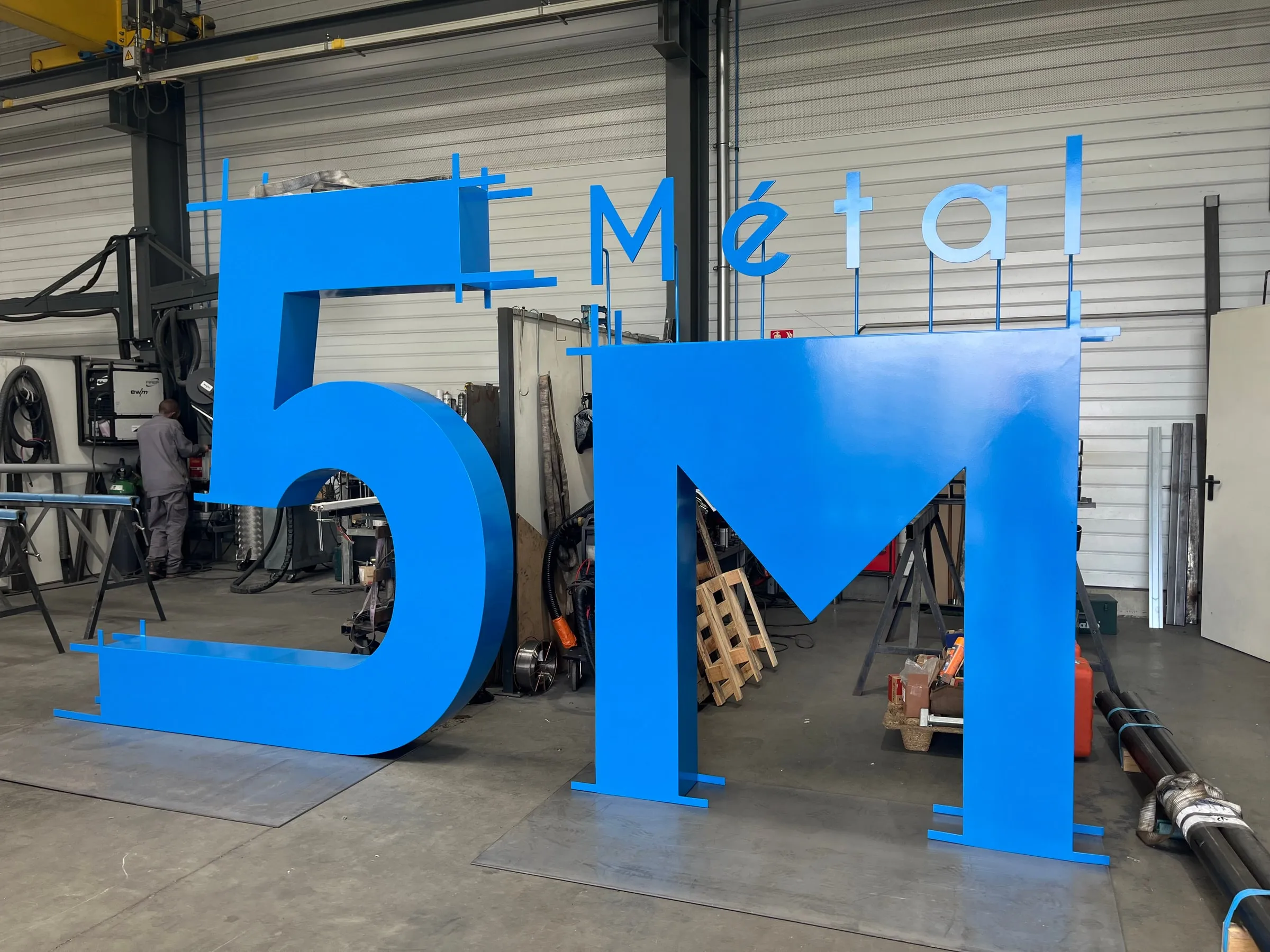Enseigne métallique 5M