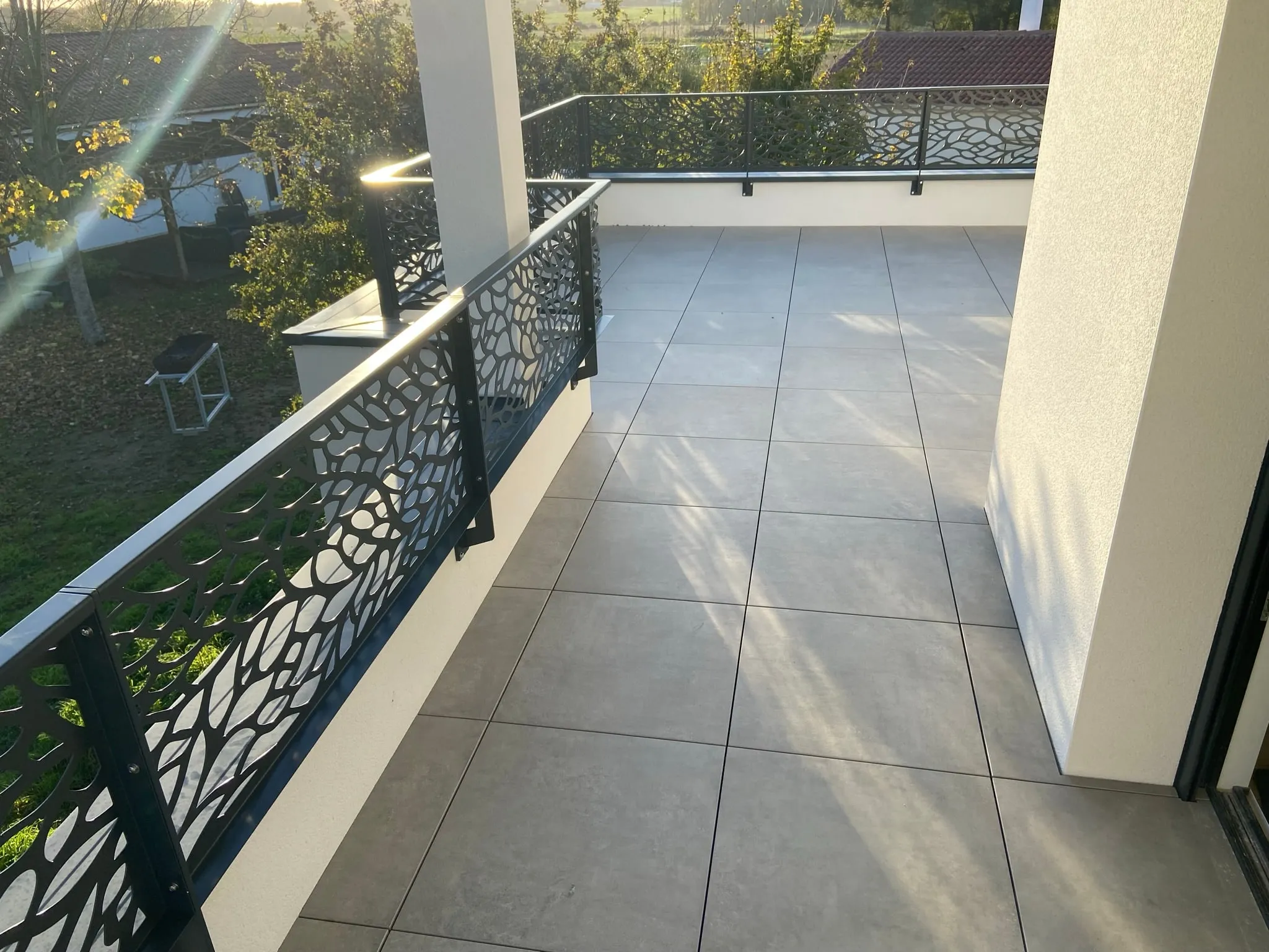 Garde-corps de terrasse ajouré, autre vue 3