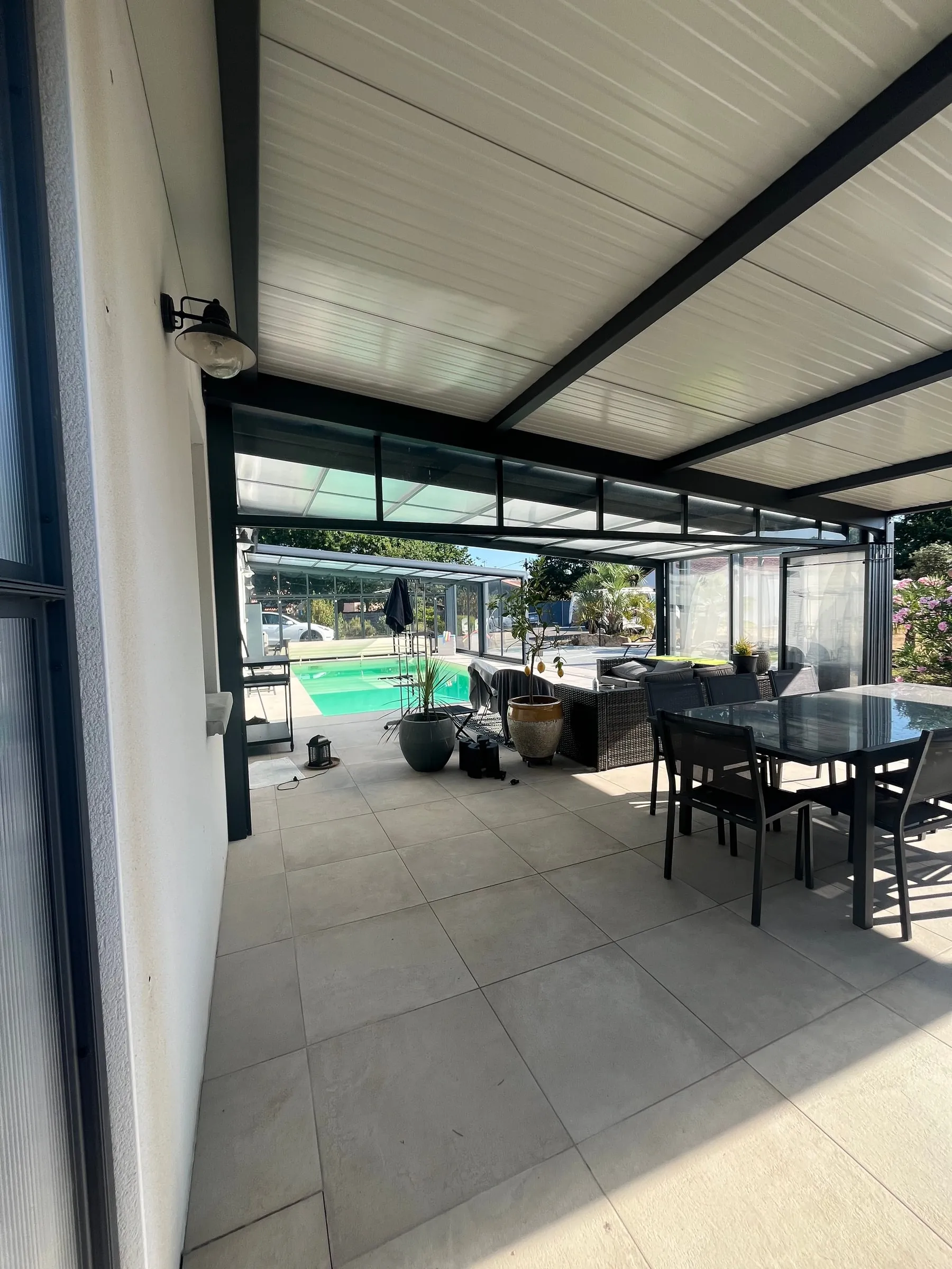 Pergola sombre vitrée, autre vue 2