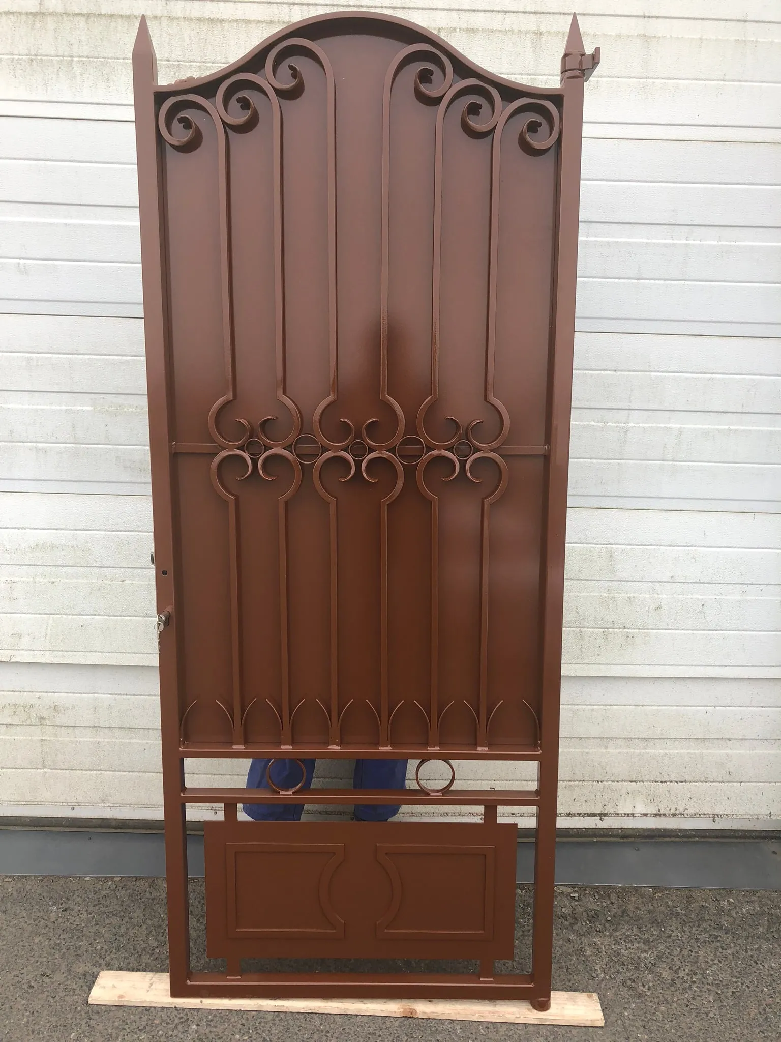 Porte métallique décorative
