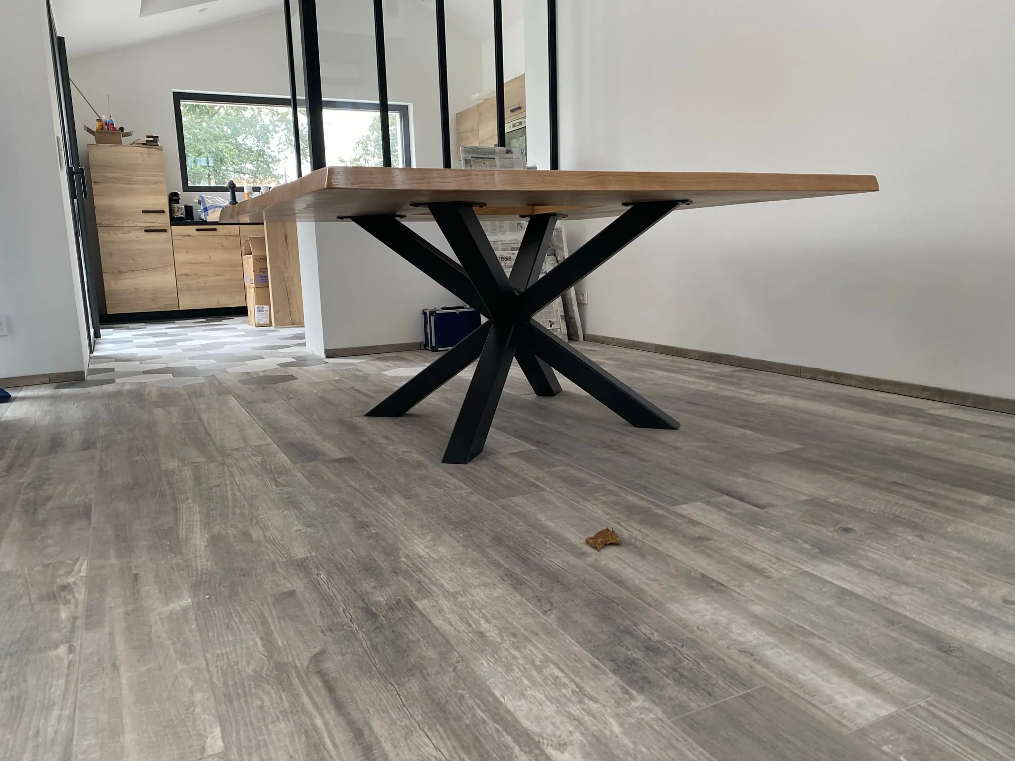 Table à piètement croisé