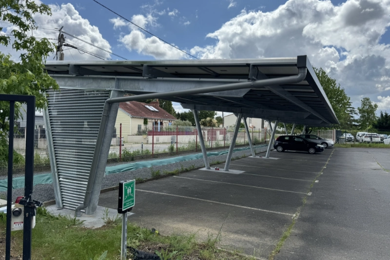 Structure métallique pour ombrière solaire